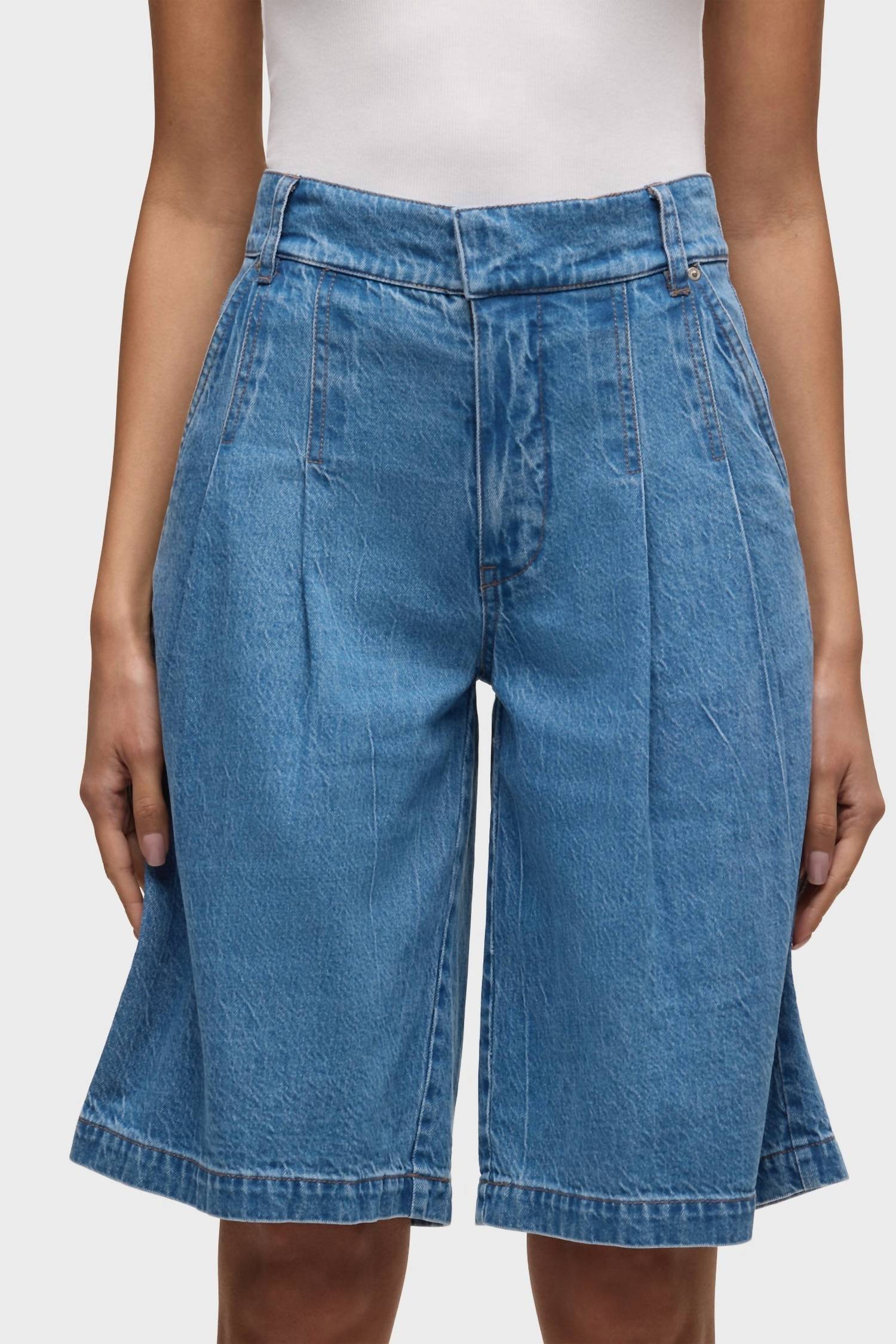 Hudson - CLEAN FRONT PLEATED BERMUDA SHORT