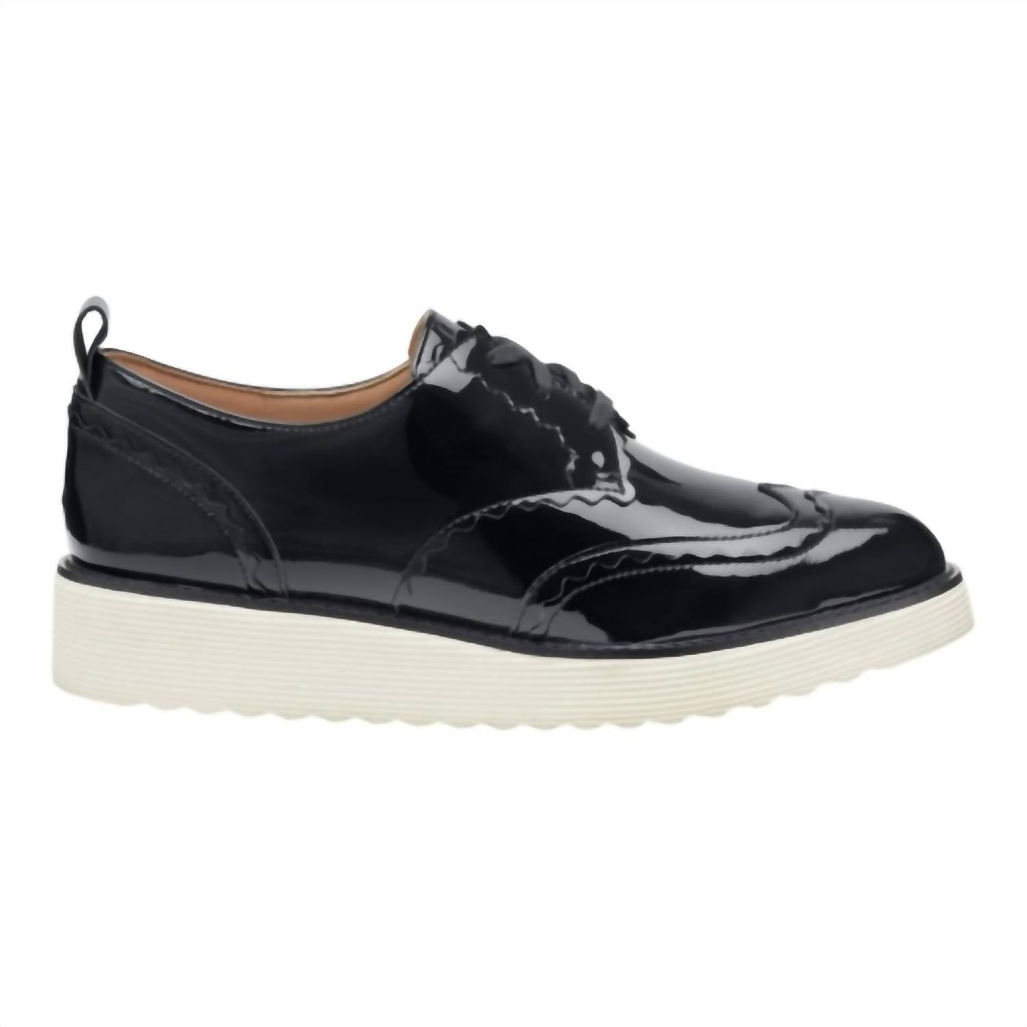 Johnston & Murphy - Women's Mitzi Scalloped Wingtip Shoes