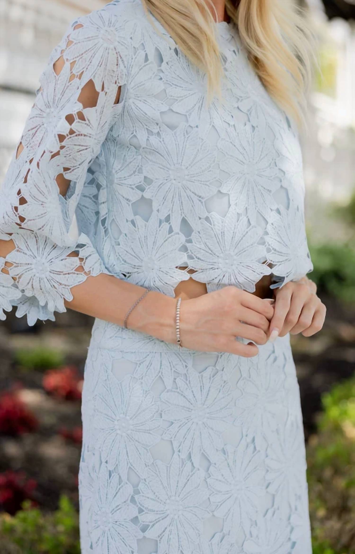 Tcec - Elbow Length Sleeves Floral Lace Cropped Top