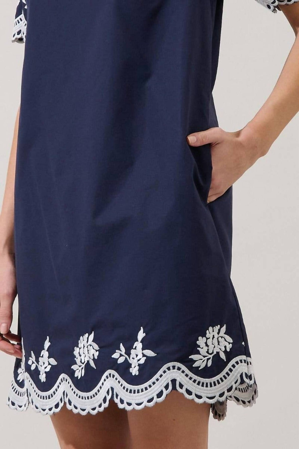 Sugarlips - Melania Embroidered Shift Mini Dress