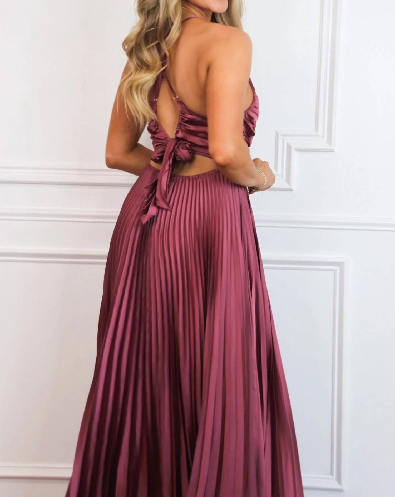 Luxxel - Pretty In Pleats Maxi Dress