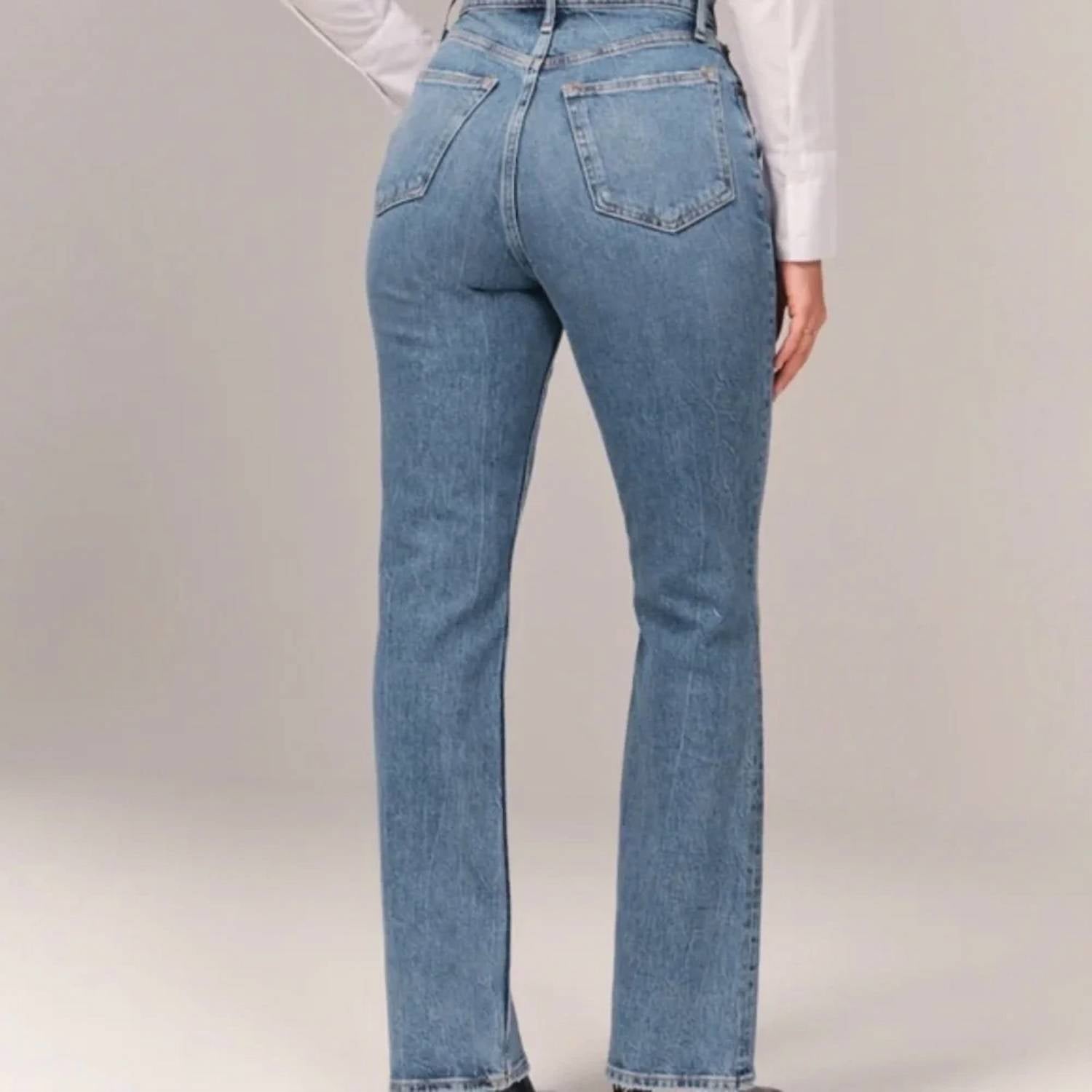 Abercrombie & Fitch - Ultra High Rise Vintage Flare Jeans