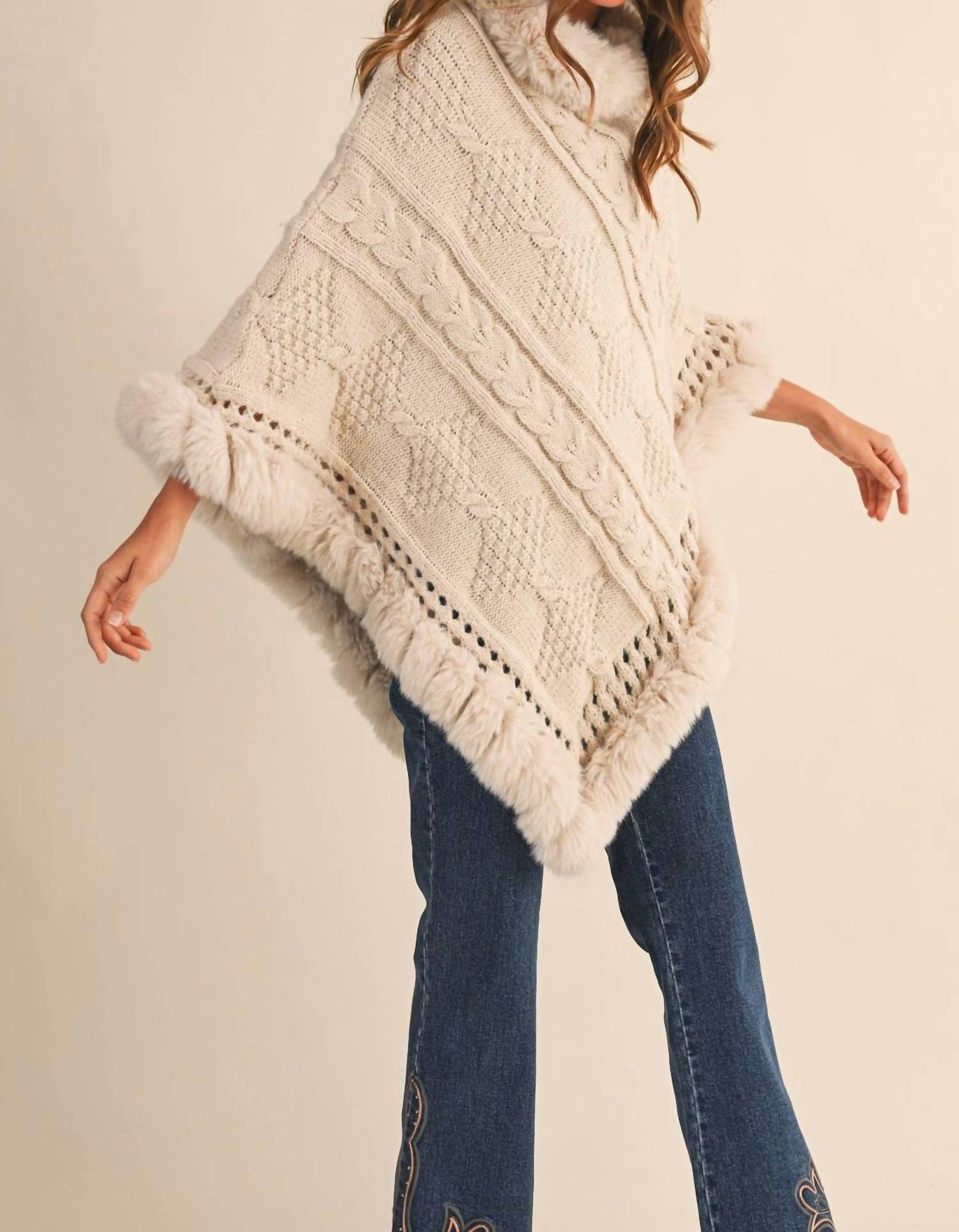 Klesis - Faux Fur Trim Sweater Poncho
