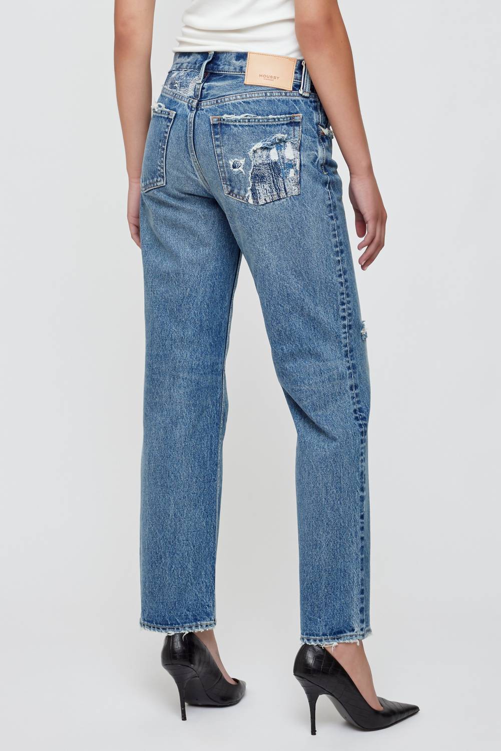 Moussy Vintage Carlstadt Low-rise Straight Jean in light blue - women's jeans - view 4
