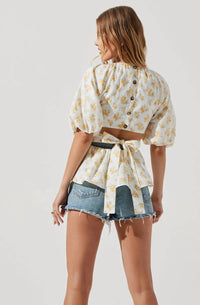 Astr - Vendetti Short Puff Sleeve Top