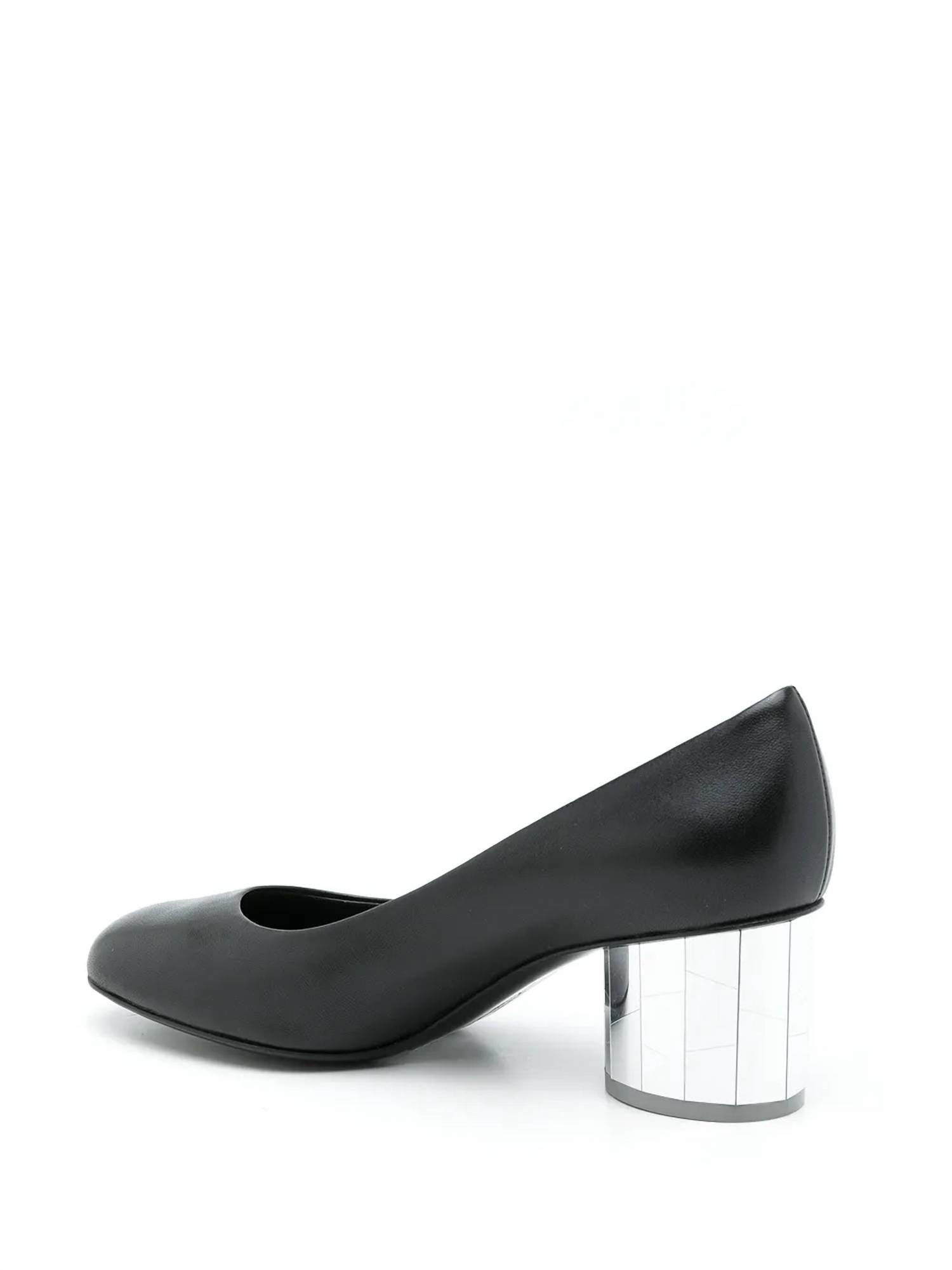 Salvatore Ferragamo - Women's Farrah Slip-on Leather Pumps