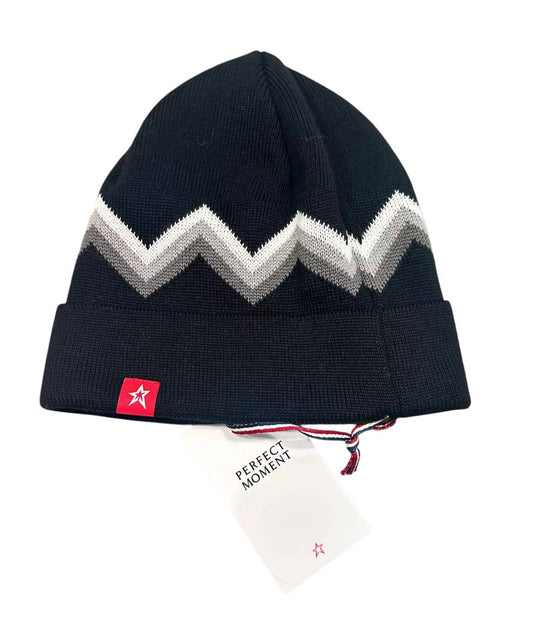 Perfect Moment - Women's Zigzag Beanie