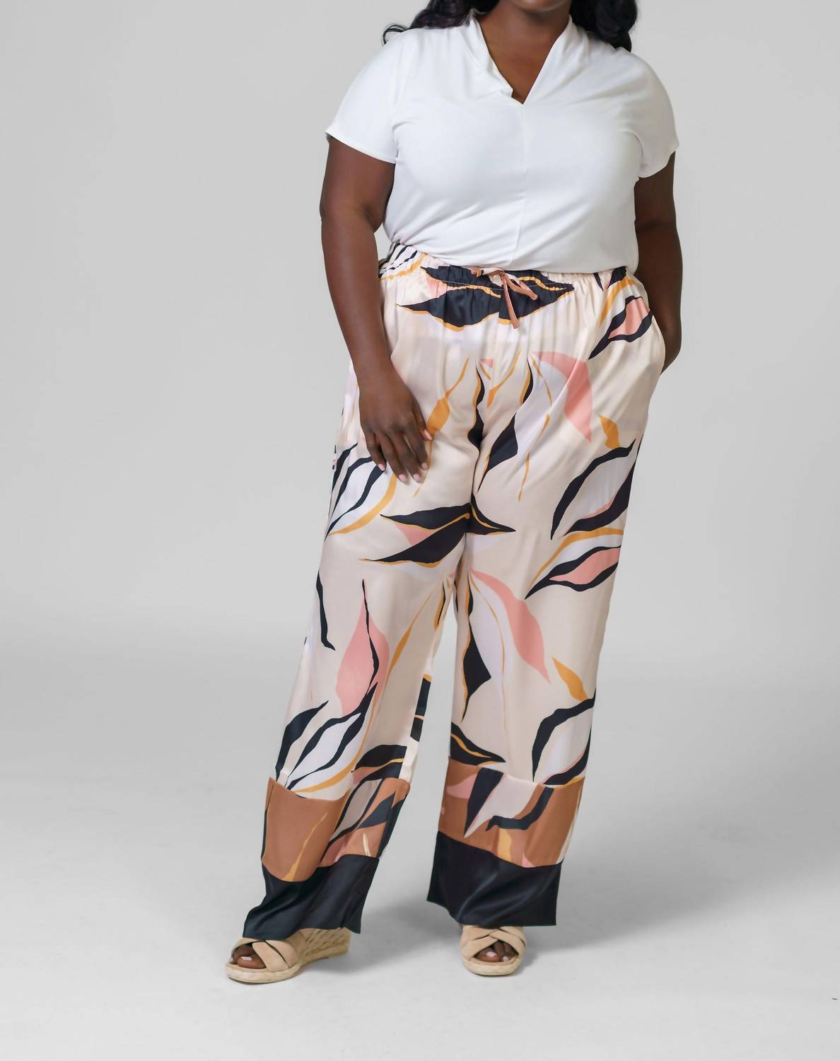 Adriana Contreras WIDE-LEG PRINT PANTS in jungle - women's pants - detail view