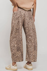 Urban Daizy - Leopard Print Barrel Jeans
