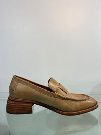 KORK-EASE Women's Kya Loafer in natural - women's flats