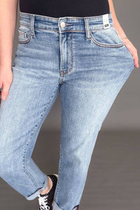 Judy Blue - Trinity Mid Rise Boyfriend Jeans