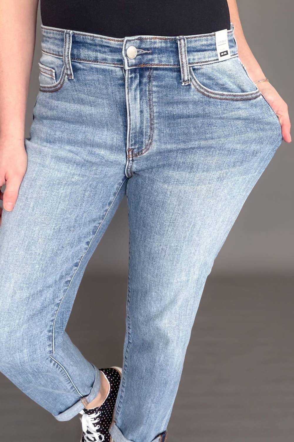Judy Blue - Trinity Mid Rise Boyfriend Jeans