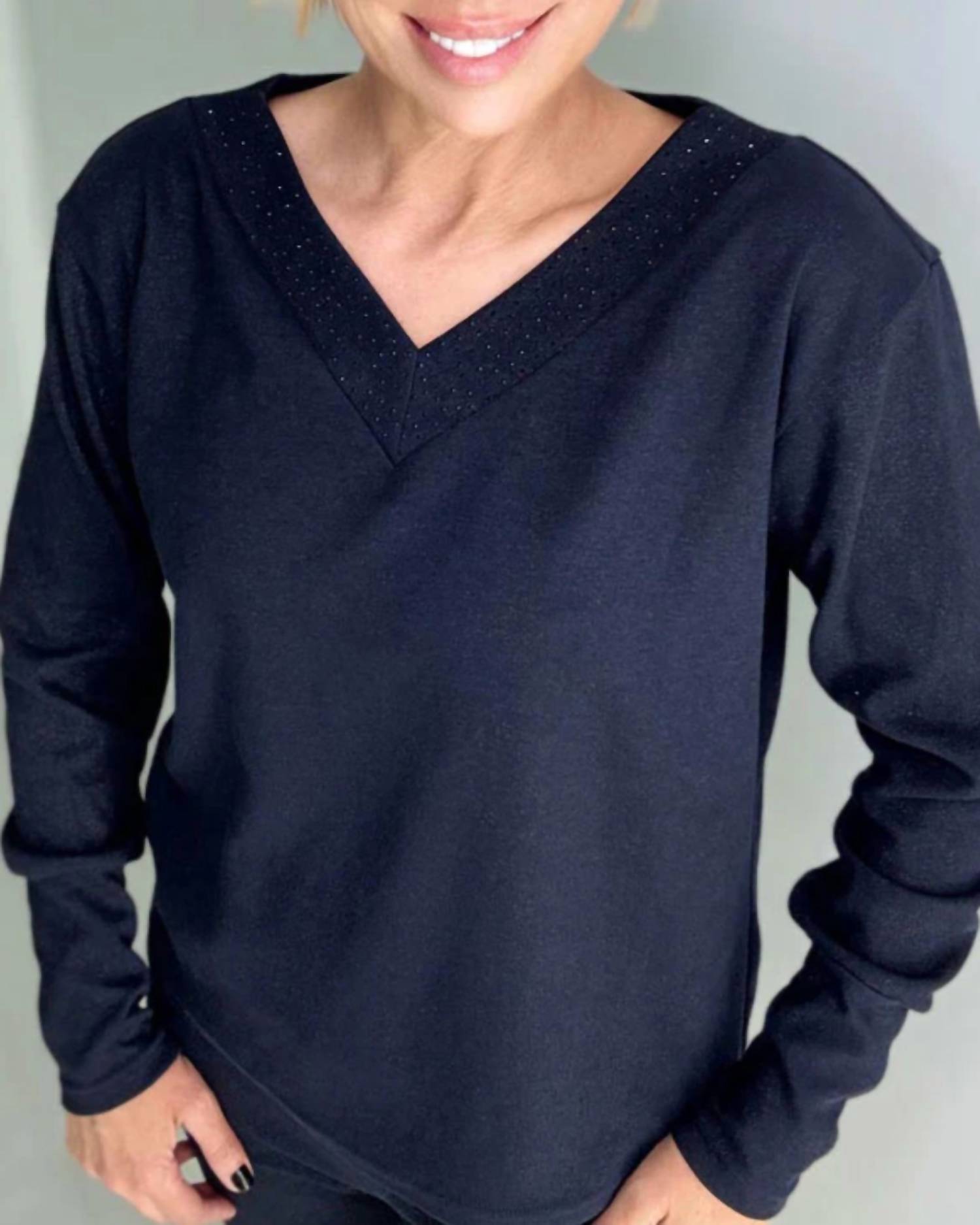 Ethyl - Taylor V-neck Top