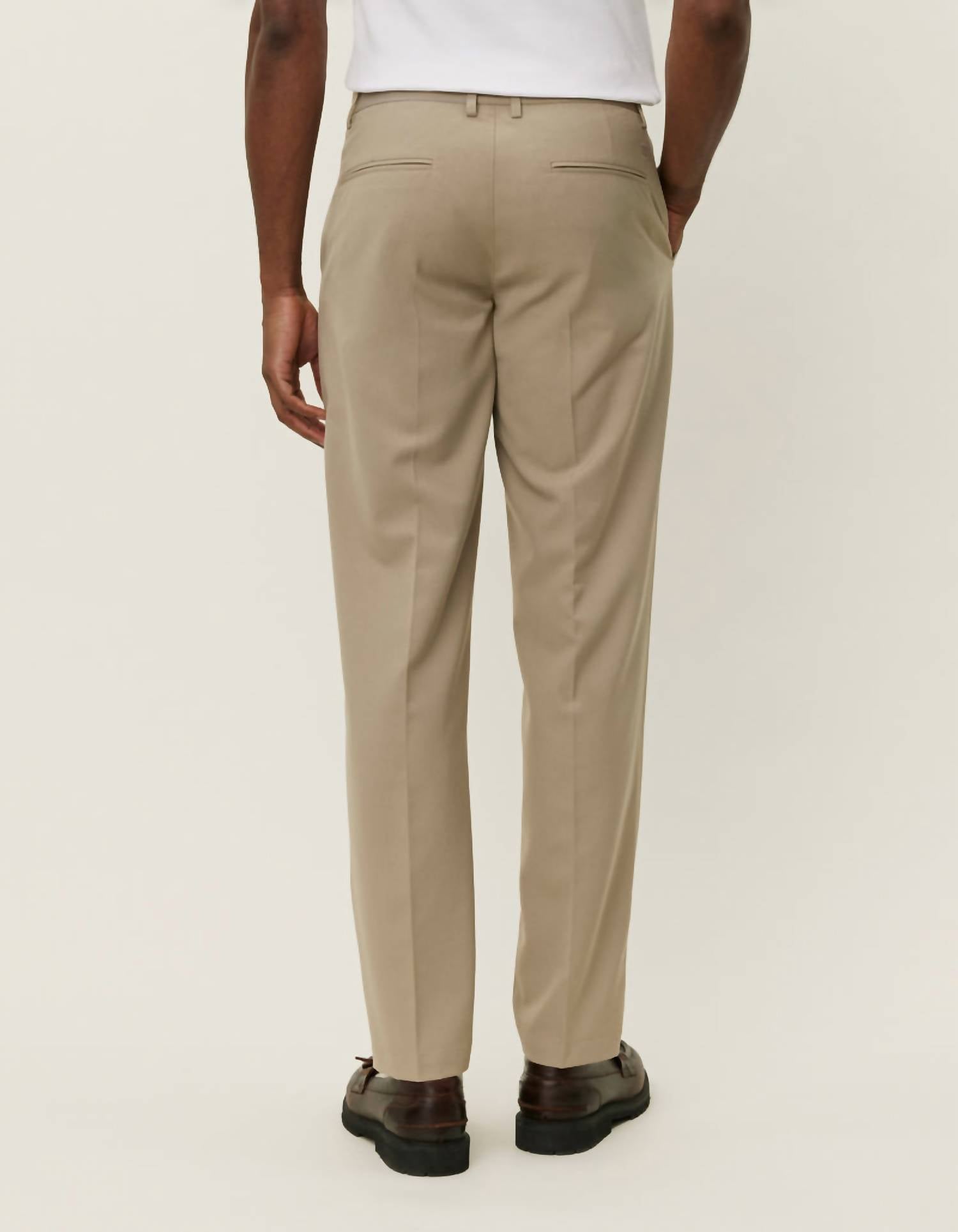 Les Deux Como Reg Solid Suit Pants in dark sand - men's pants - detail view