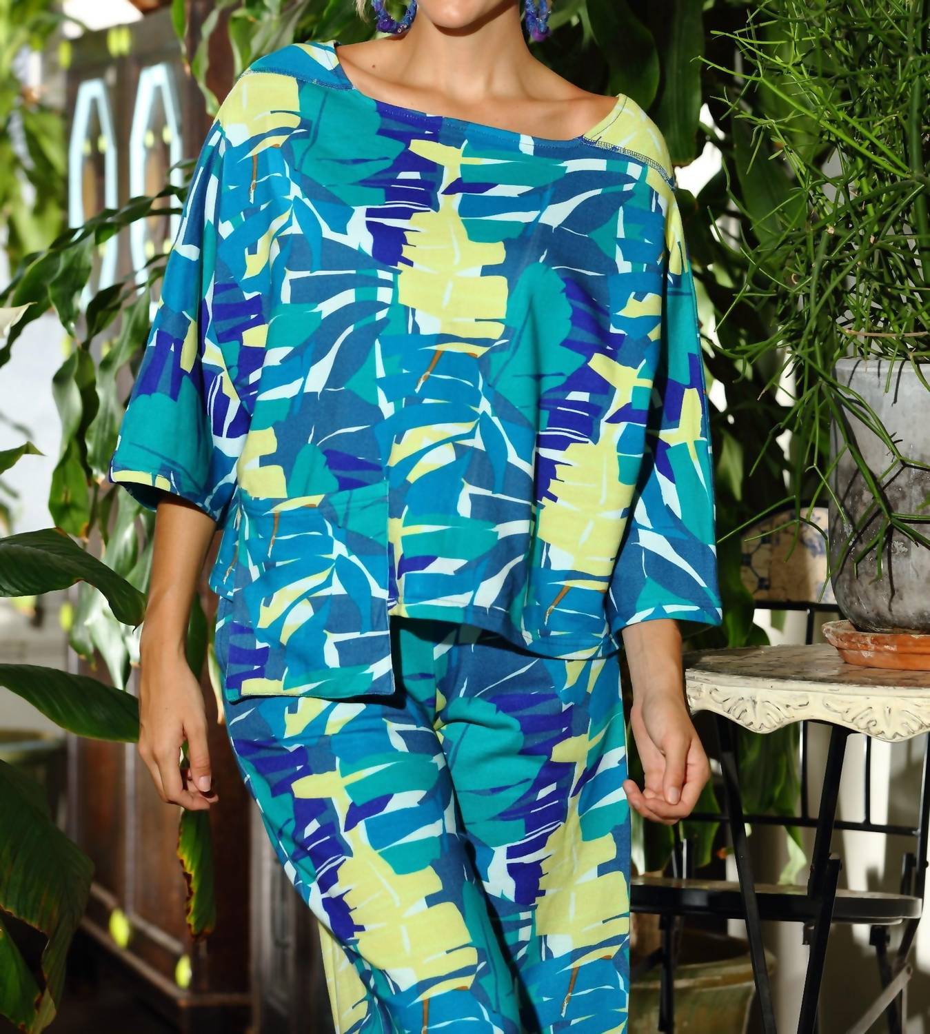 Kikisol - Searenity Leaf French Terry Maysa Top With Pocket