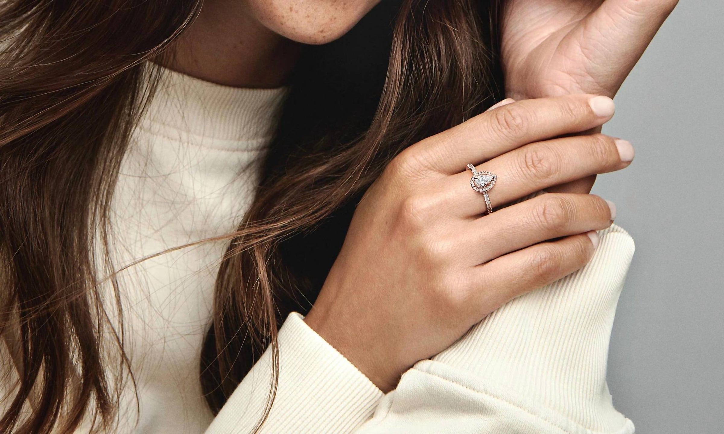 Pandora - Women's Sparkling Pear Halo Ring