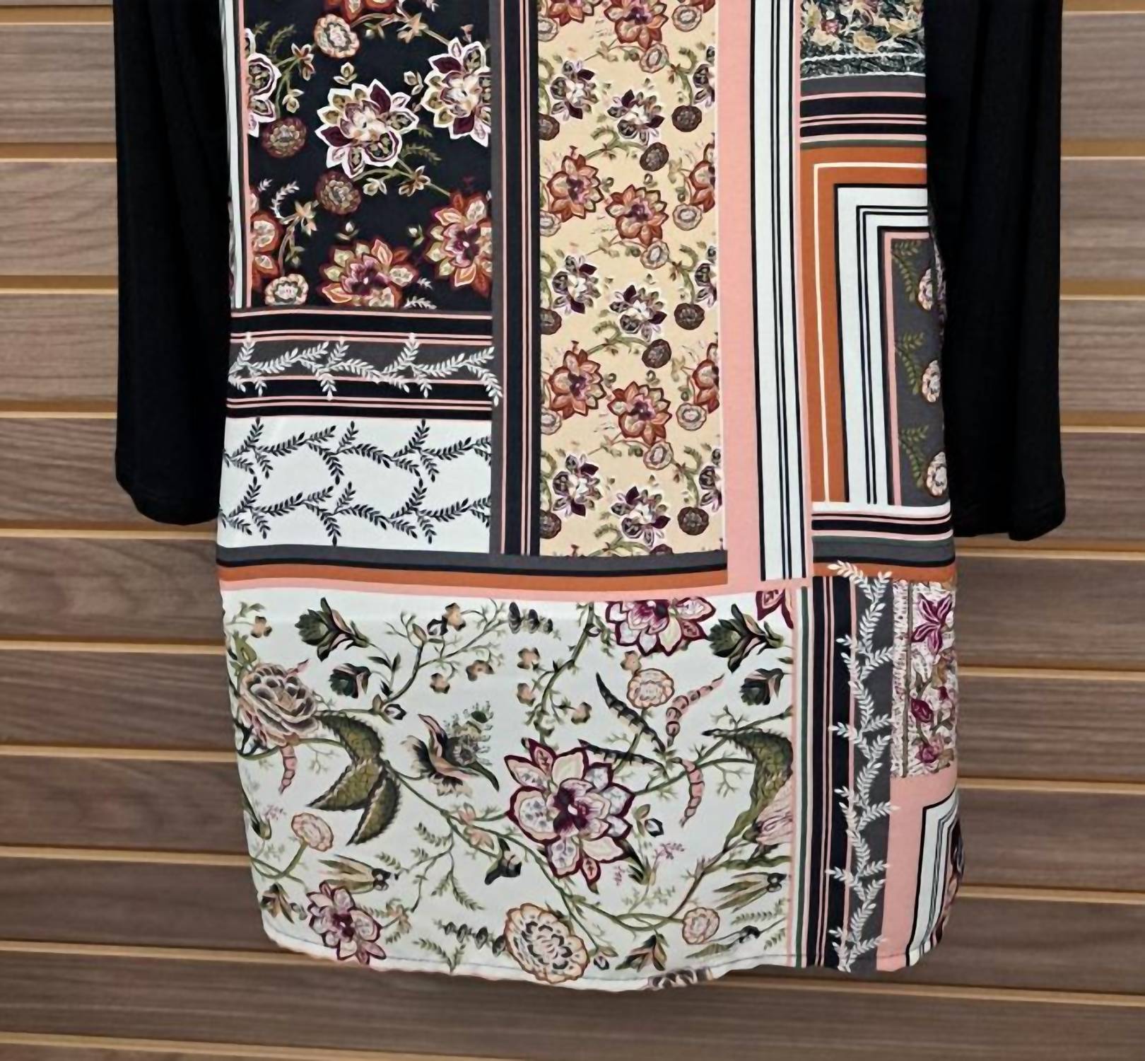 Les Amis - Women's 3/4 Sleeve And Floral Print