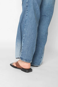 Pavement - Women's Lina Leather Flip-flops