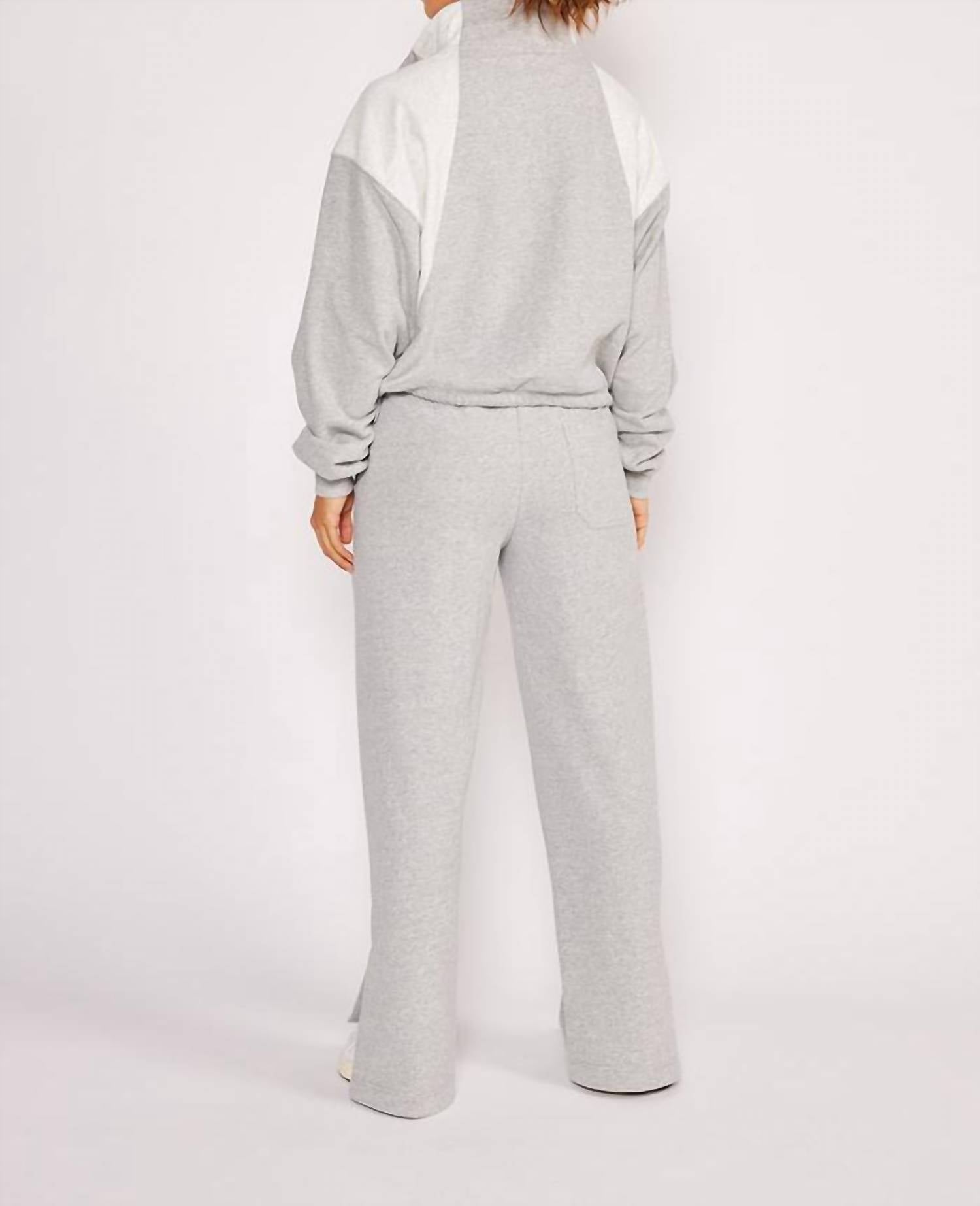 Cream Yoga - 3/4 Zip Sweatshirt