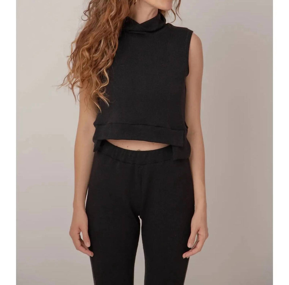 Adeptt - Women's Sleeveless Sweatshirt