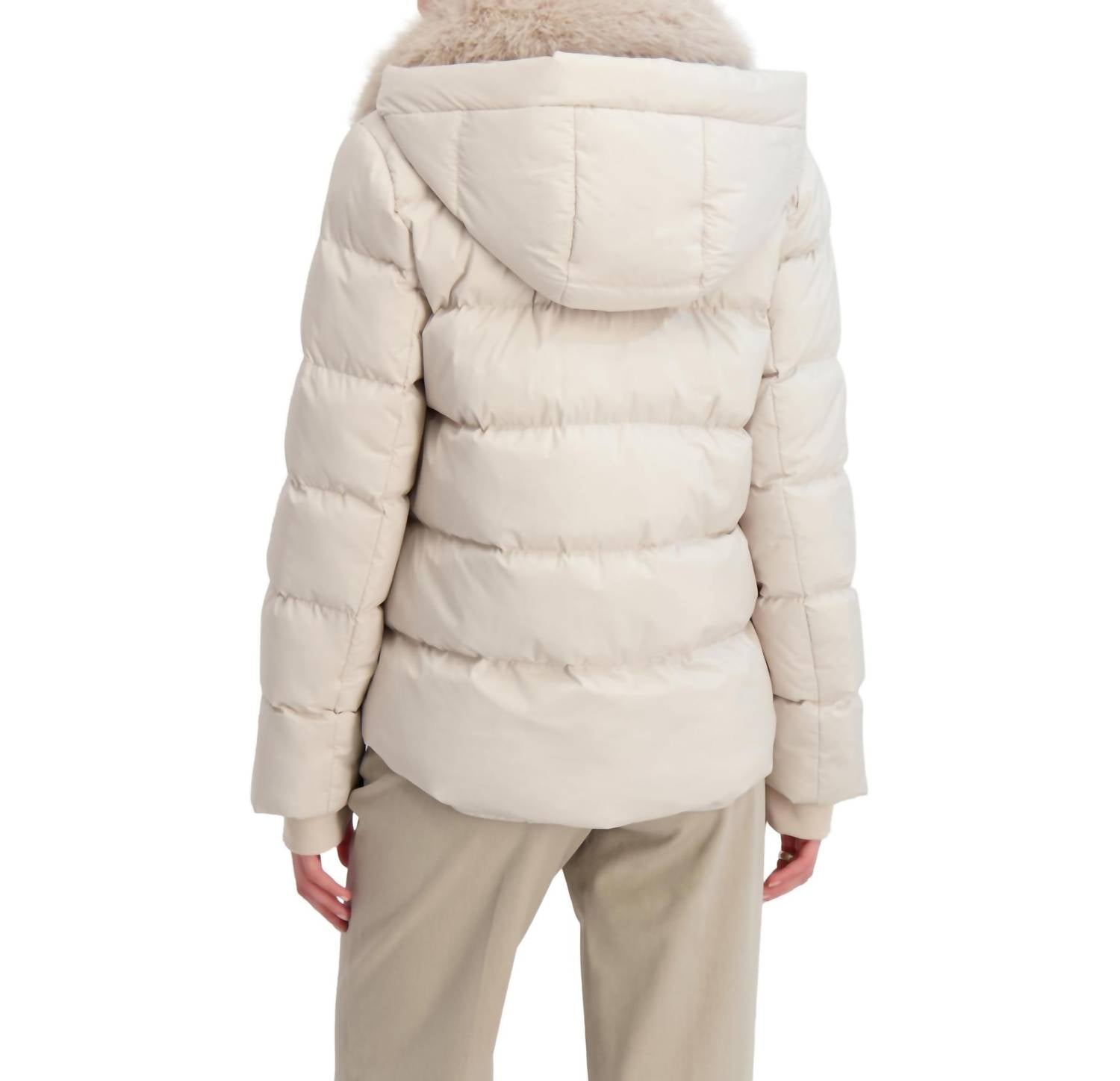 Tahari - Short Quilted Puffer Jacket With Faux Fur Collar & Detachable Hood