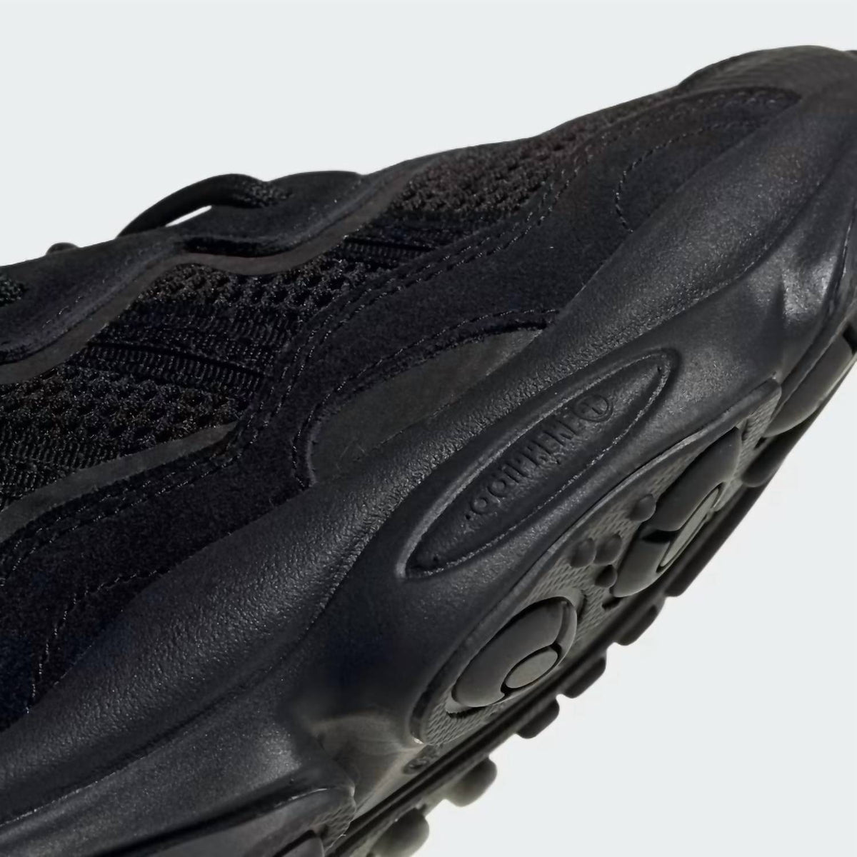 Adidas - Men's Ozweego Sneaker
