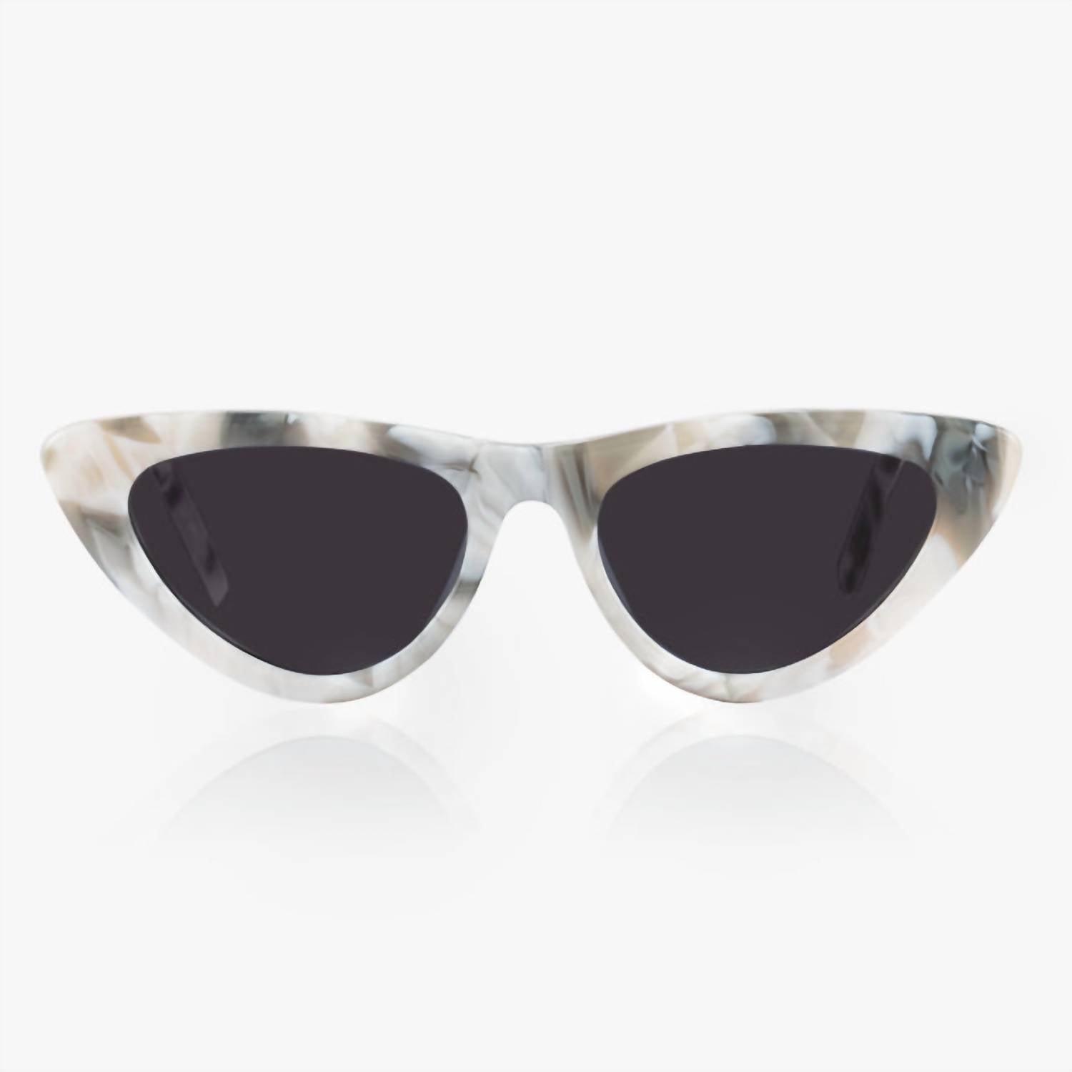 De-Sunglasses - Women's Fez Cat-eye Shape Sunglasses