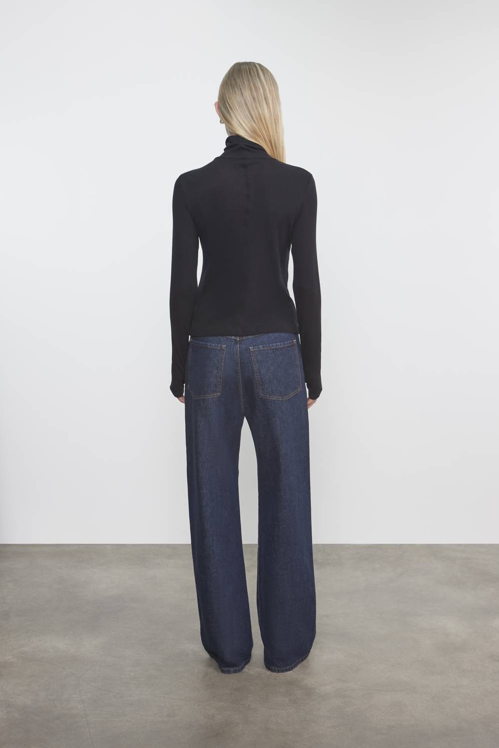 Enza Costa - CASHMERE NEW CLASSIC TURTLENECK SWEATER