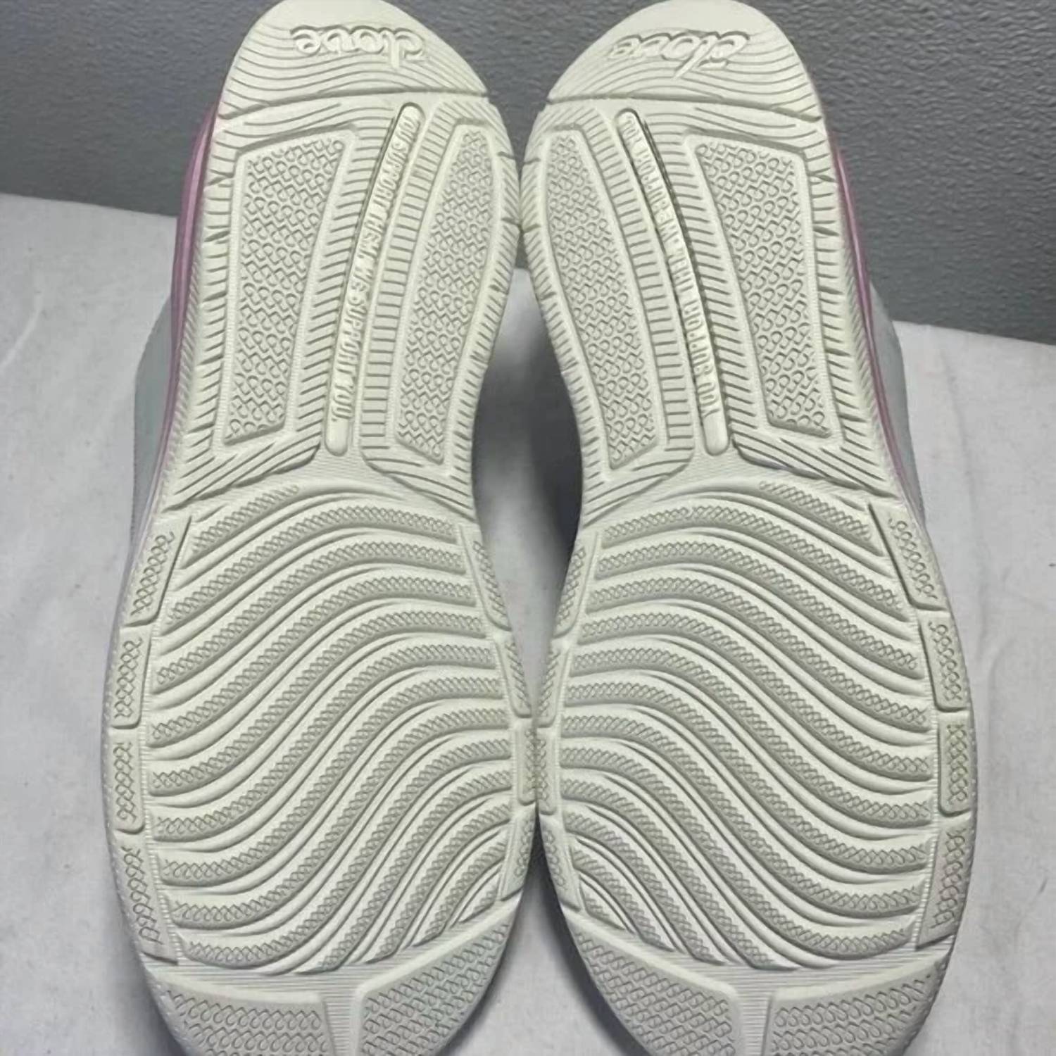 Clove Women's Classic Low-top Sneakers in grey pink - women's sneaker - view 5