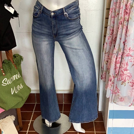 Dipped V wide leg jeans