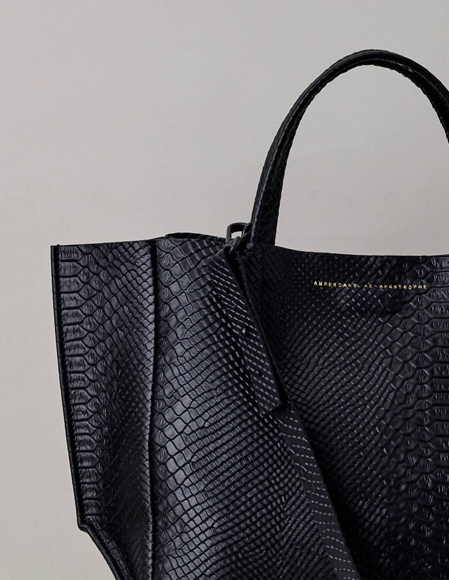 Ampersand As Apostrophe - Women's Half Tote Bag