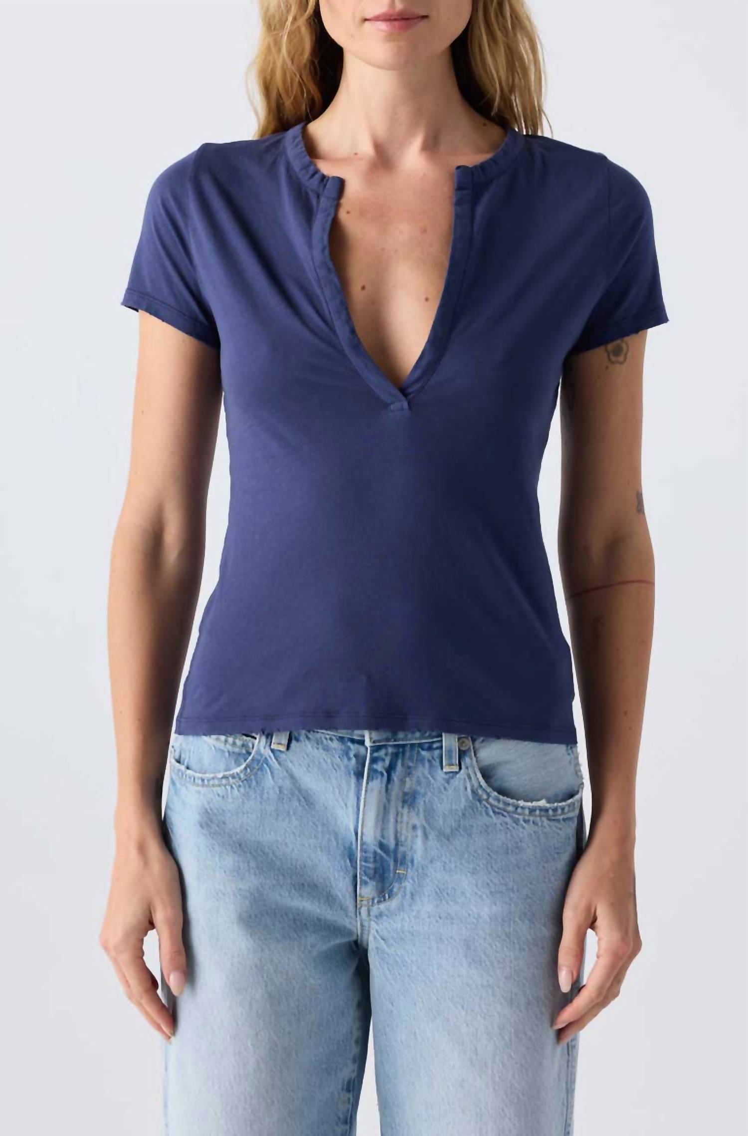 Amo - Women's Delightful Tee
