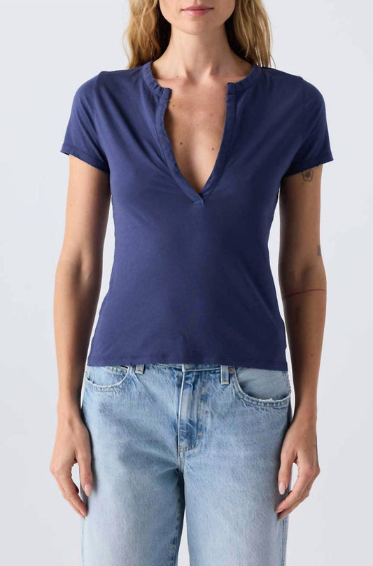 Amo - Women's Delightful Tee