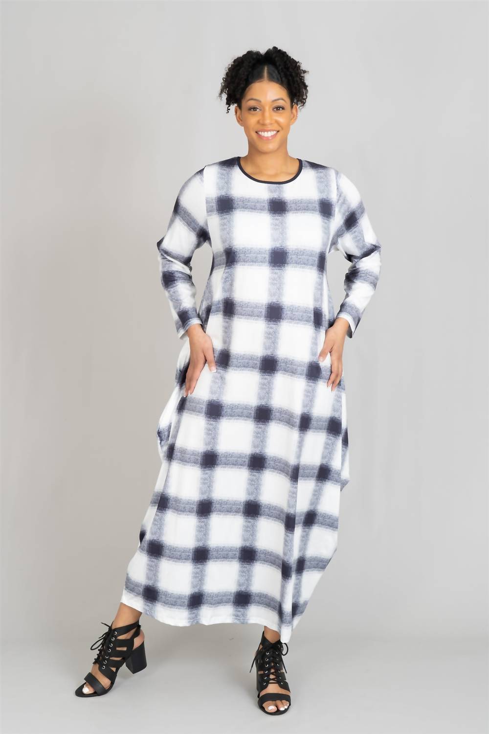 Kara Chic - Tie Knit Maxi Dress