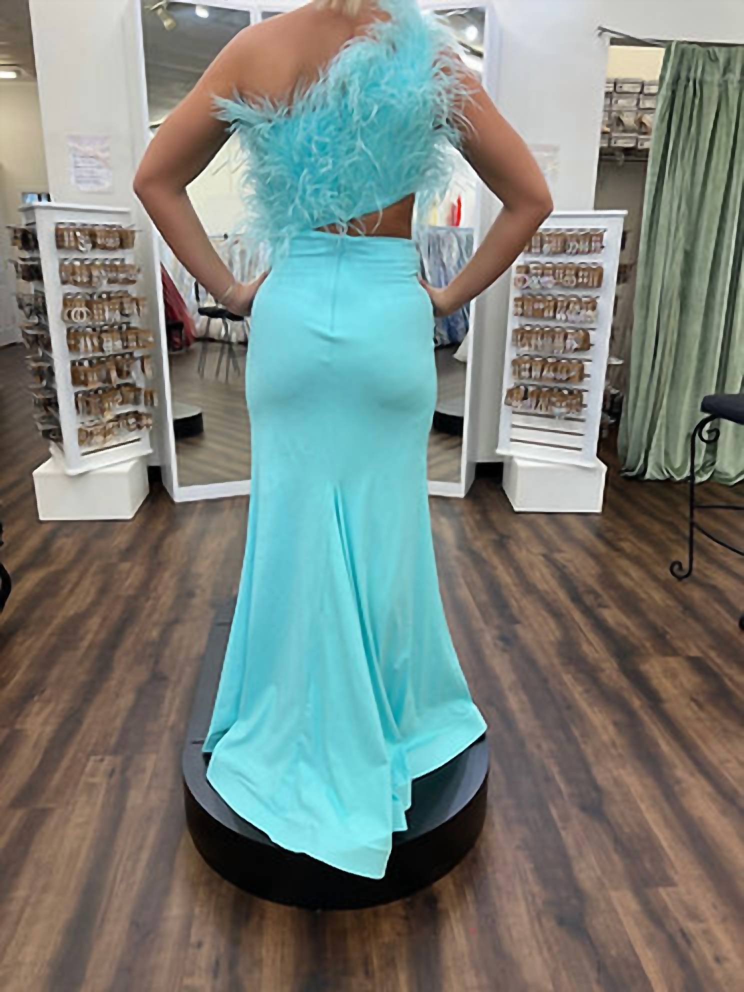 Ava Presley - One Shouldered Feathered Gown With High Slit