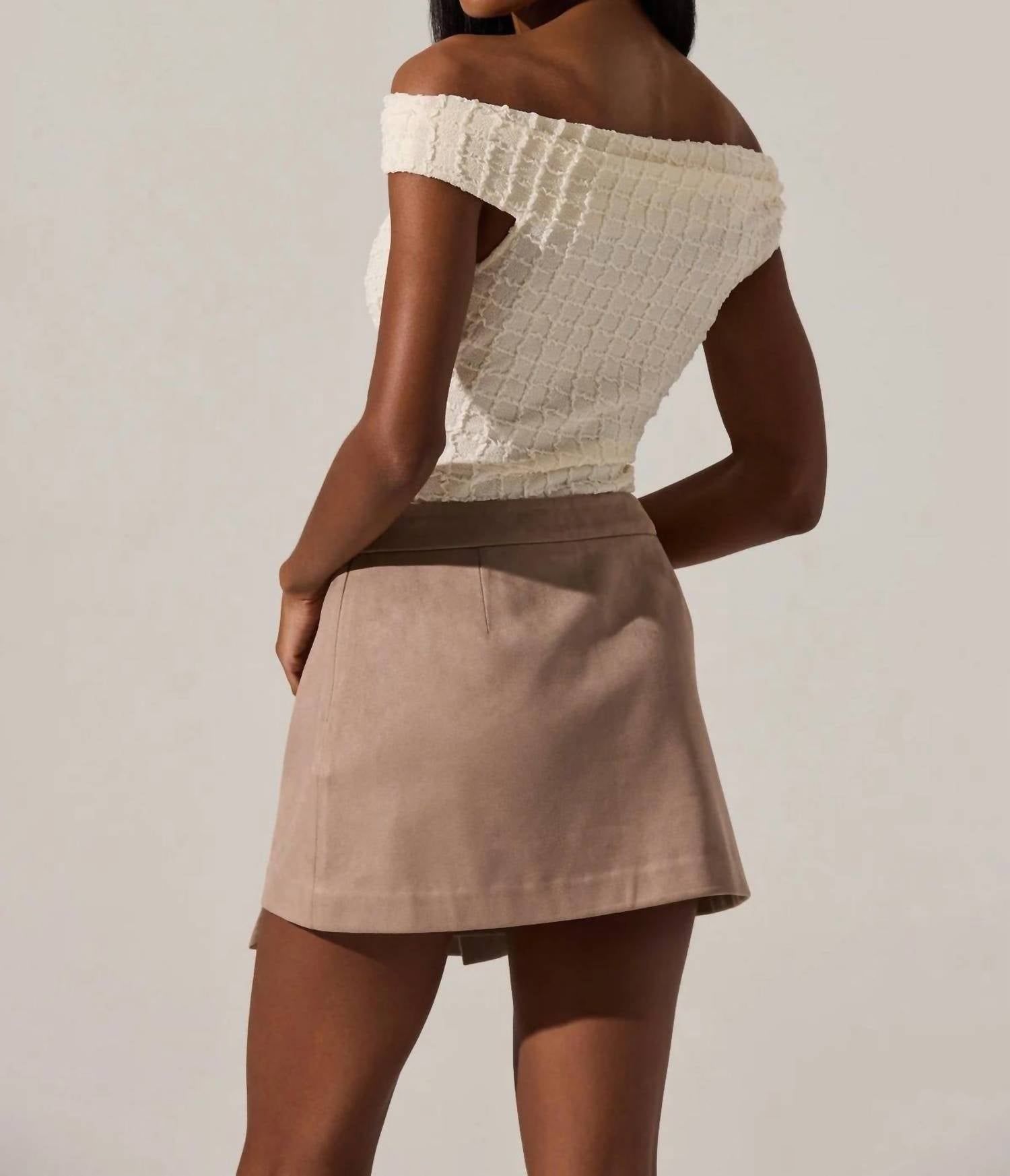 Astr - Lindy Off The Shoulder Top
