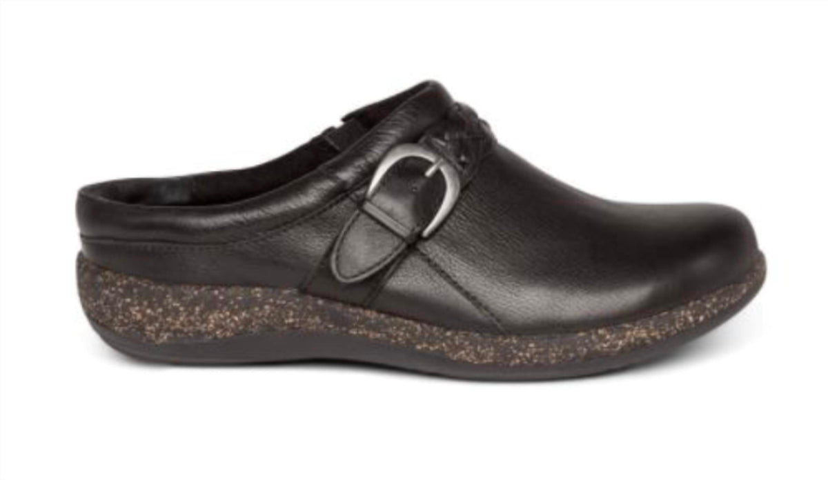 Libby Comfort Womens Clogs - Wide Width