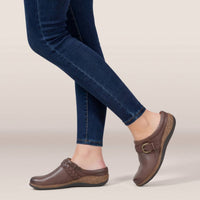 Aetrex - Women's Libby Comfort Clog - brown - clogs - leather