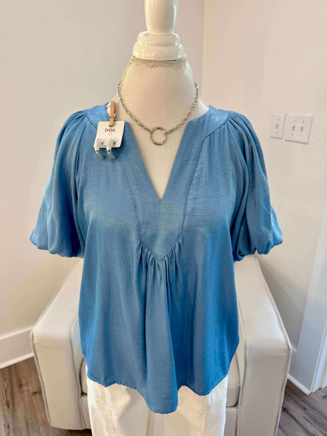 Glam - Mag V-neck Balloon Sleeve Top