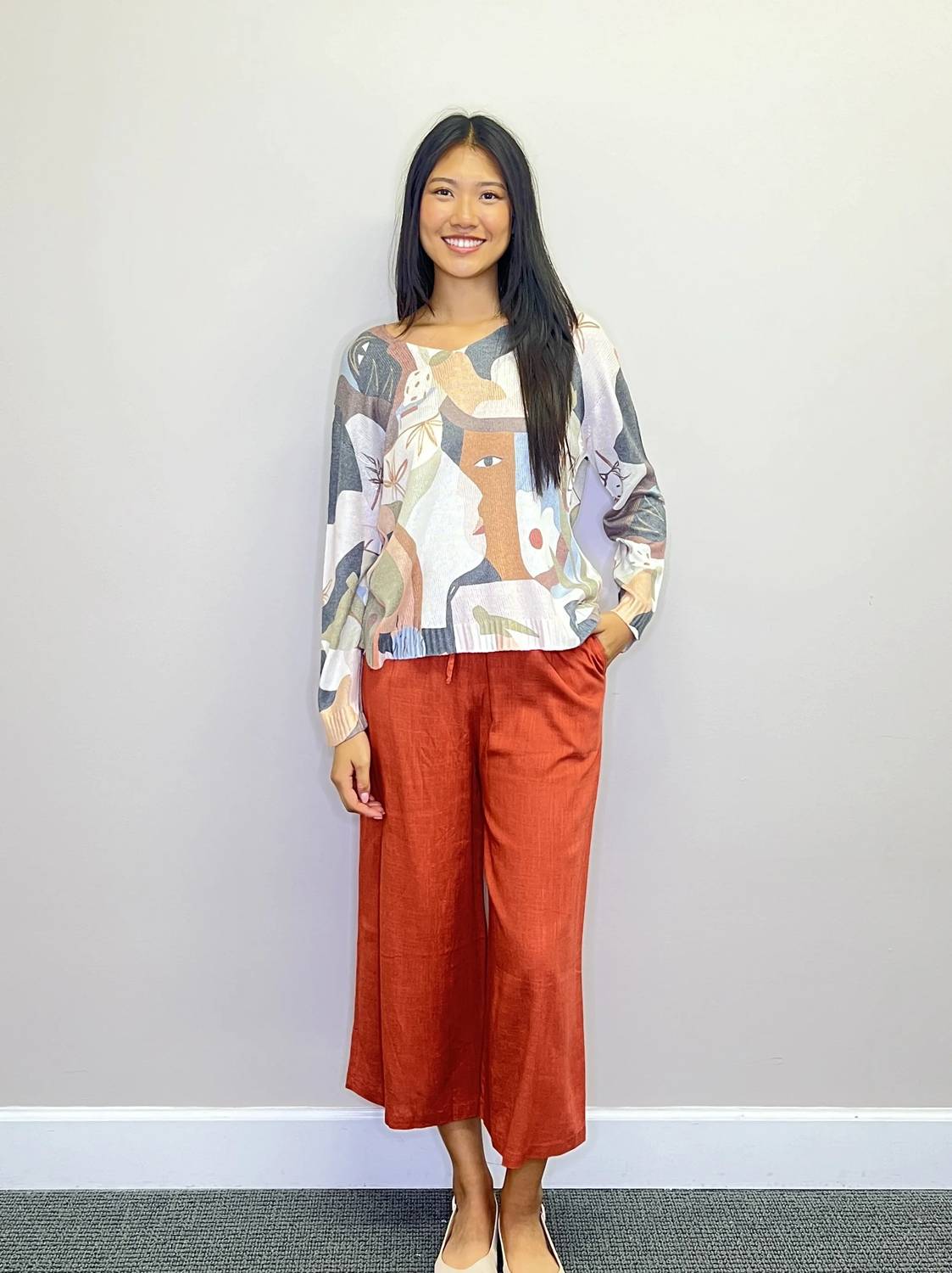 Papillon - Abstract Lightweight V Neck Sweater