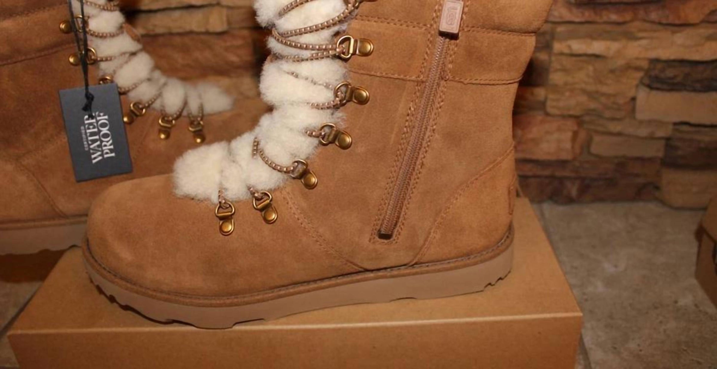 Ugg - Girl's Viki Waterproof Boots