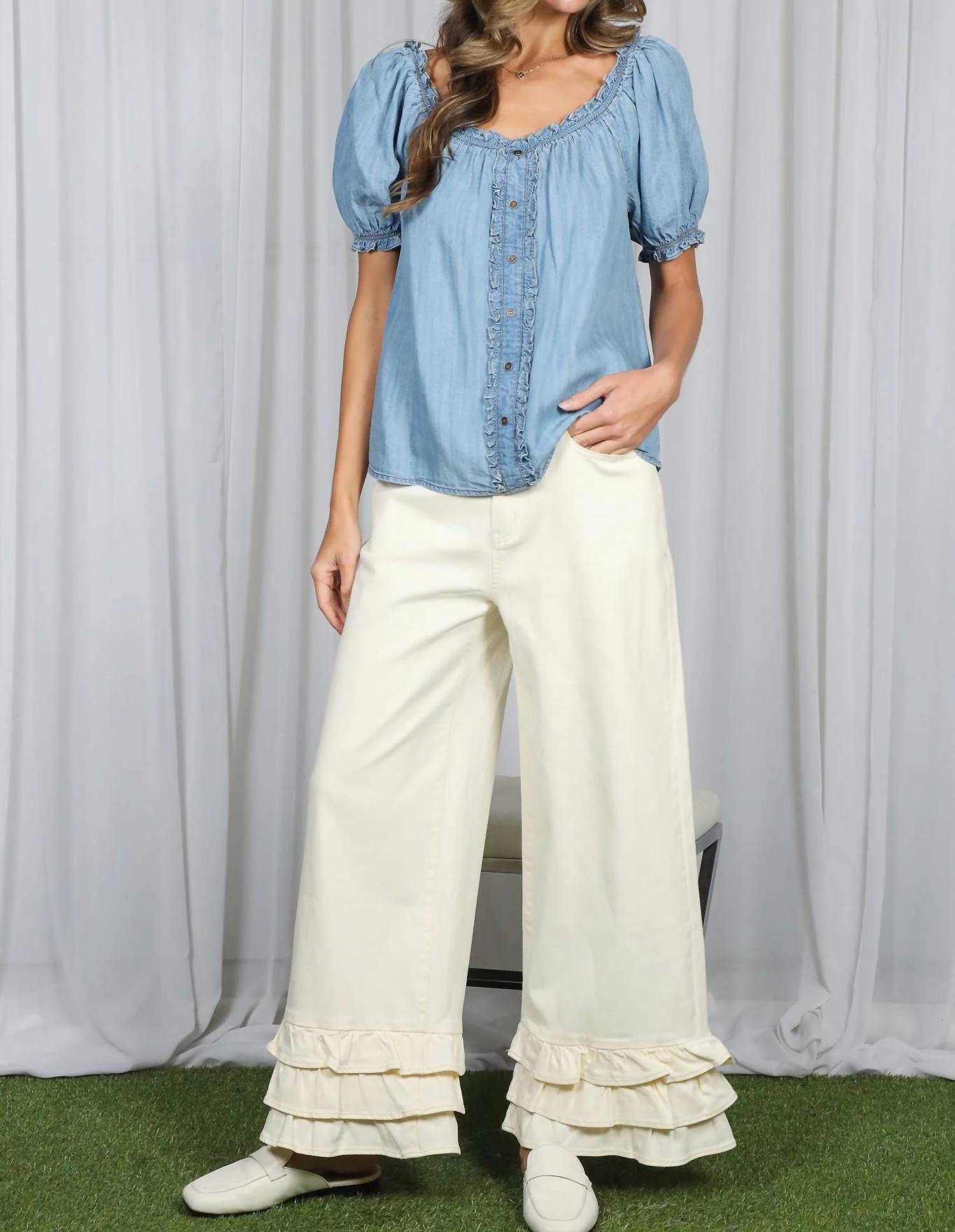Vine & Love - Puff Short Sleeve Ruffle Details Chambray Top
