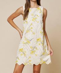 Lalavon - Floral Embroidered Shift Dress