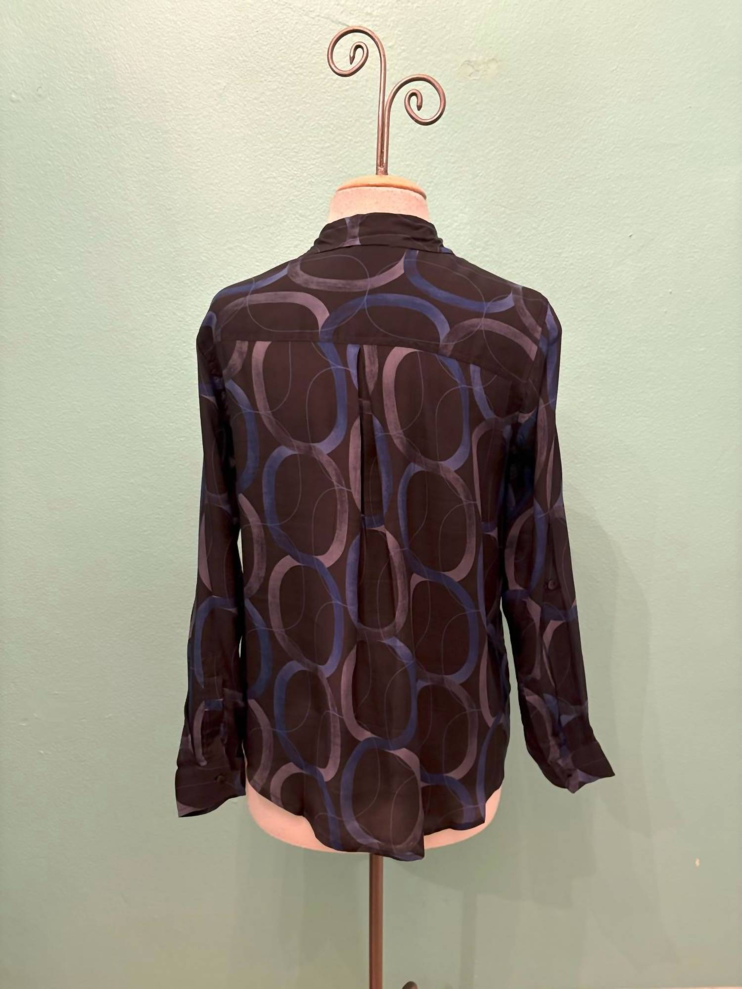 Apny - Women's Circles Button Down Blouse