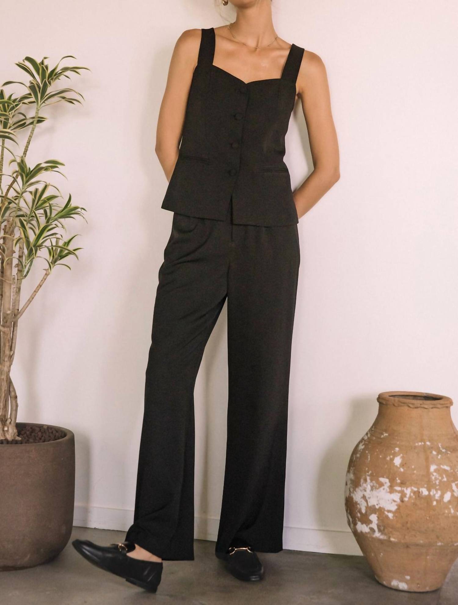SKIES ARE BLUE High Waist Trousers in black - women's pants - detail view