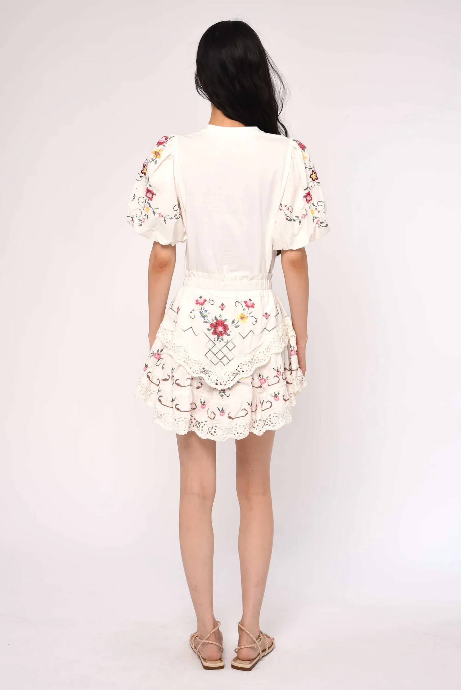 Love The Label - Lail Short Sleeve Tee