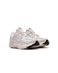 Nike - Men's Zoom Vomero 5 Shoes