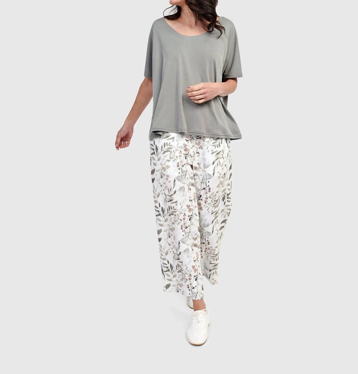 Alembika - Essential Breeze Tee