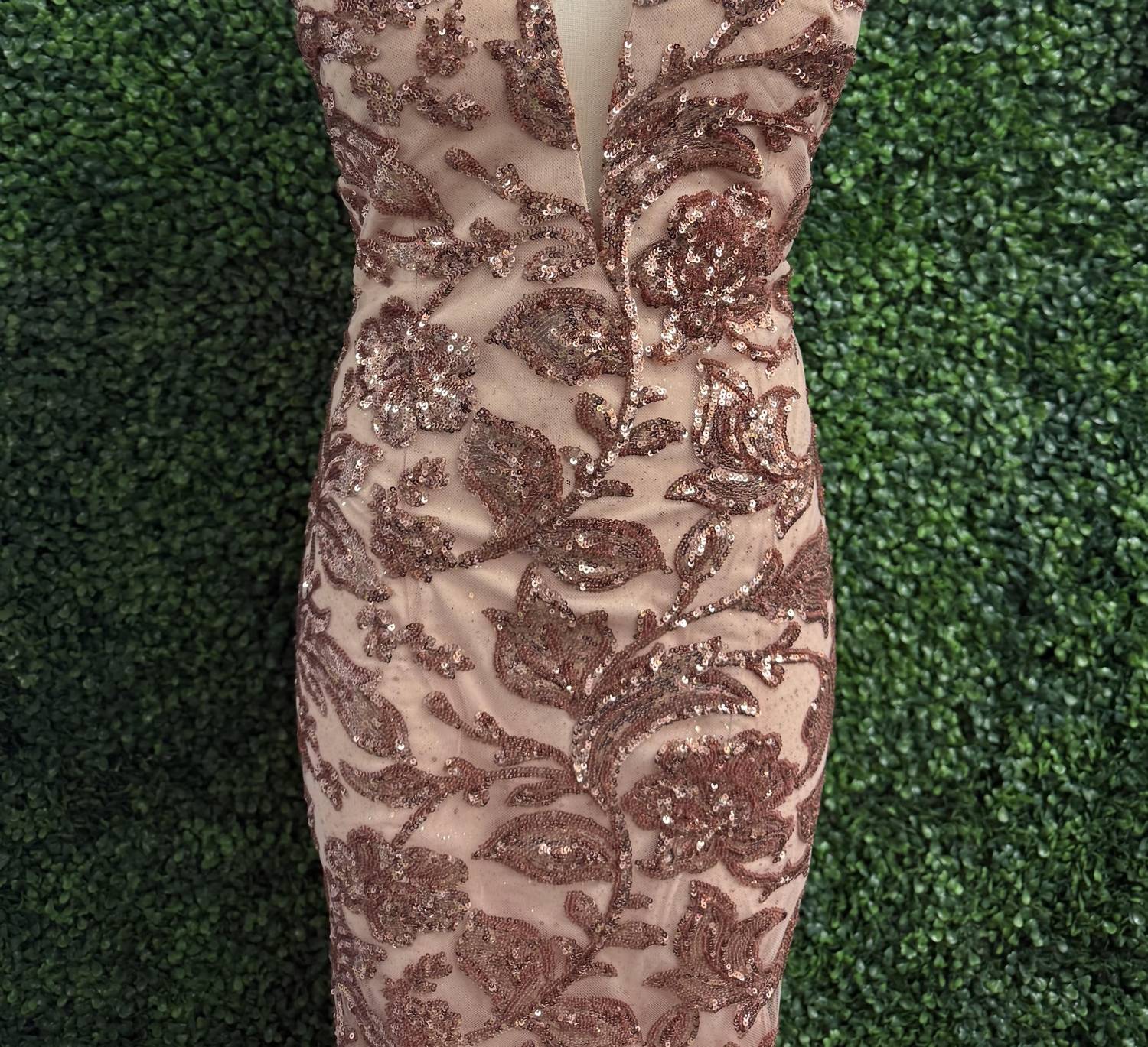 Amarra - Embellished Fitted Sequin Pattern Gown - clothing - dresses - gold