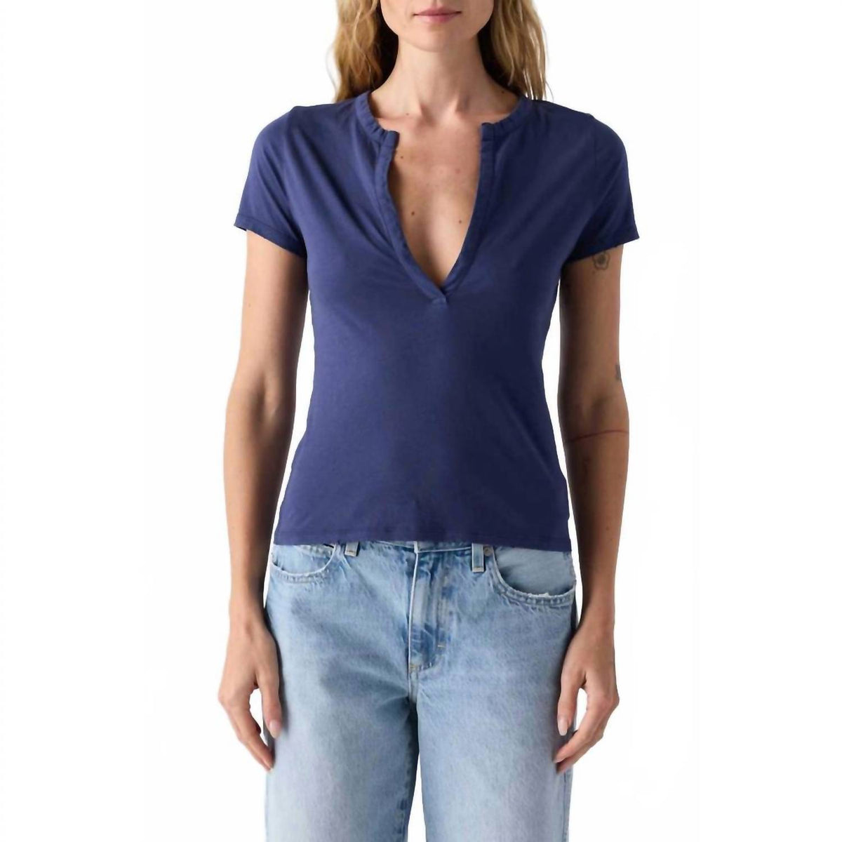 Amo - Delightful Short Sleeve Tee